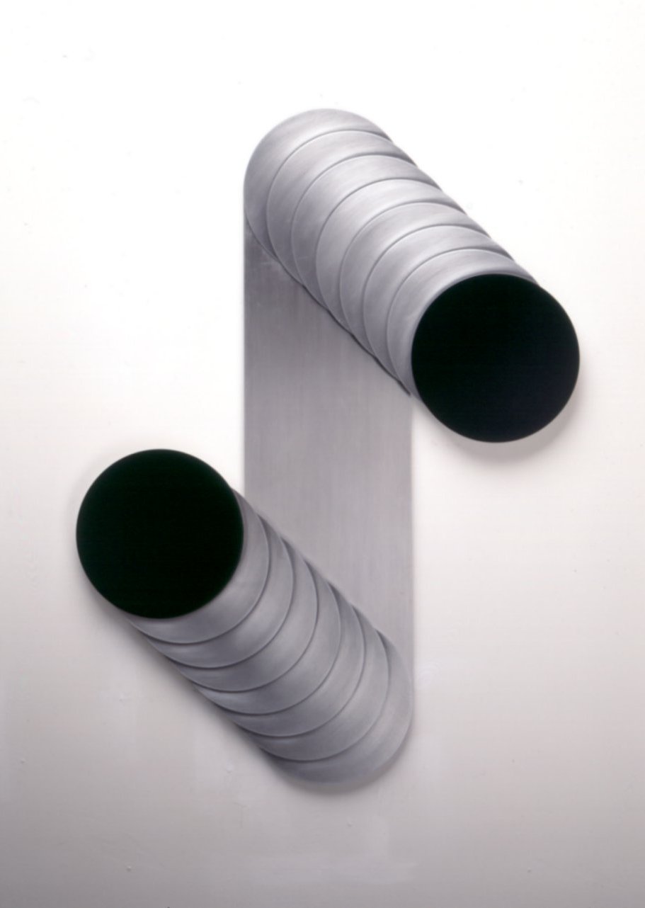 Thomas Lenk: Occhio I, 1998, Aluminium, Frontplatten schwarz, 100 x 75 x 5 cm