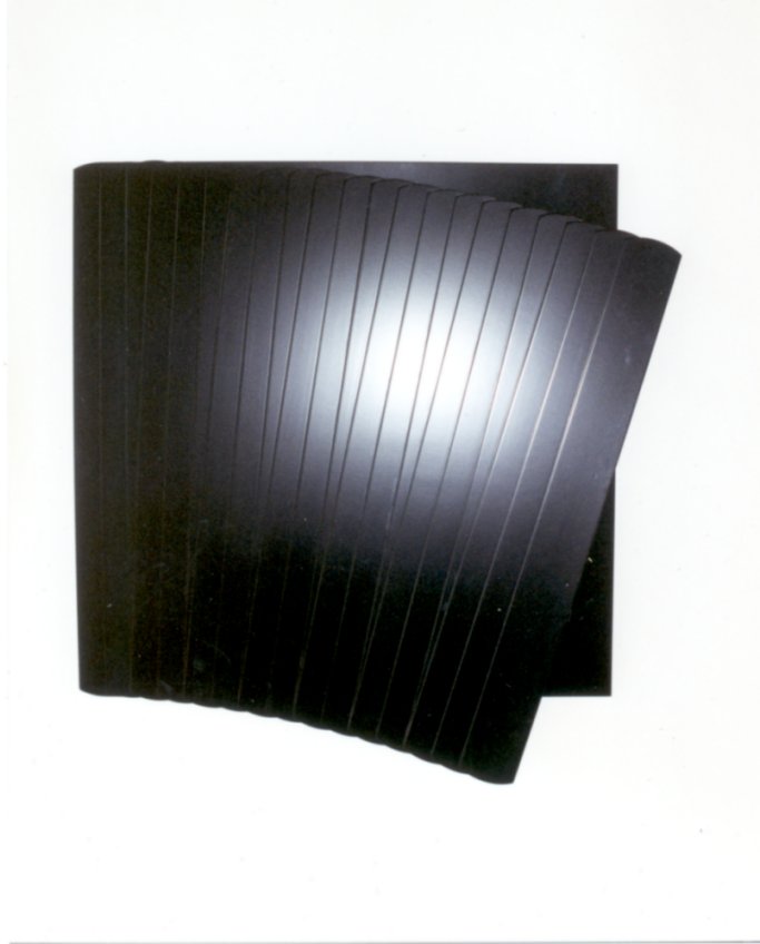 Thomas Lenk: Onyx II, 1994, Holz (MDF), schwarz, 125 x 140 x 30 cm