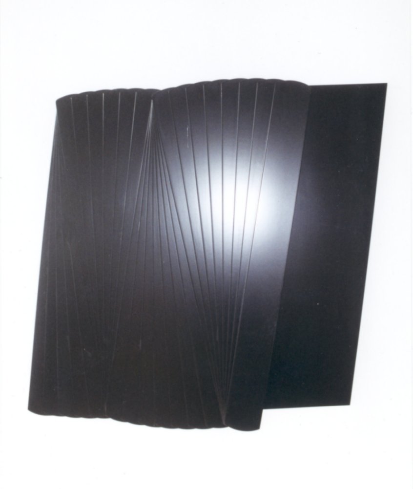 Thomas Lenk: Onyx IV, 1994, Holz (MDF), schwarz, 135 x 135 x 30 cm