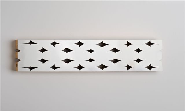 Wolfgang Temme: Weiße Reihe, 2009, Nr. 33,  17,5 x 87,7 x 7,9 cm